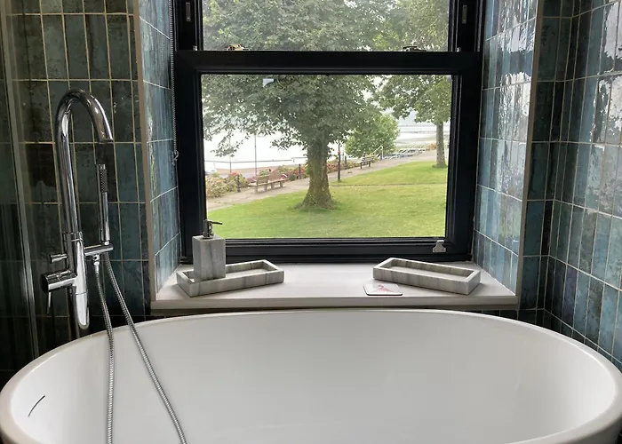 In The Pink Dungarvan (Waterford)